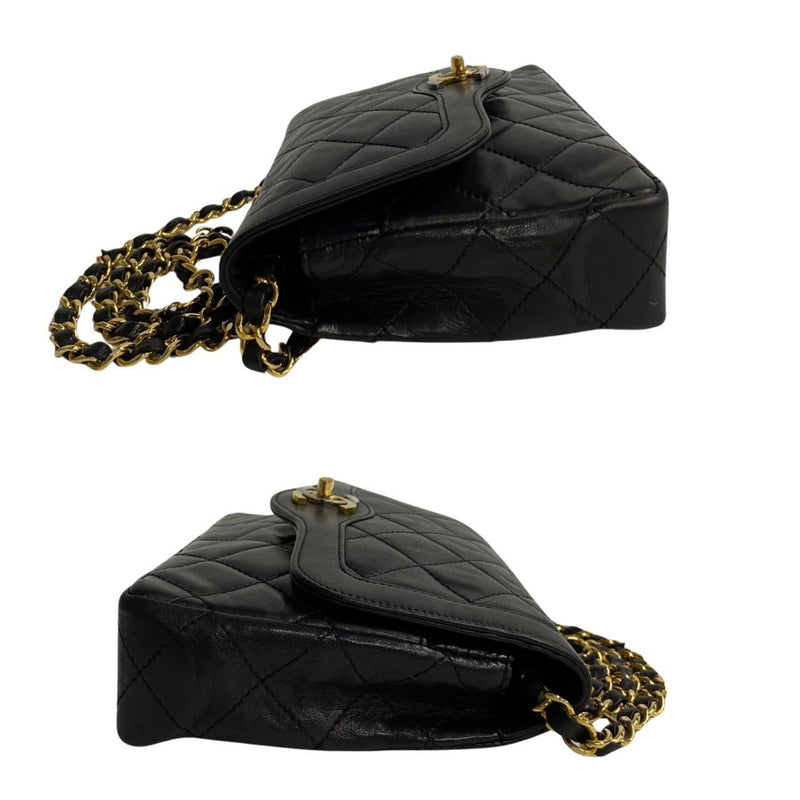 Chanel Black Leather Shoulder Bag (Pre-Owned)