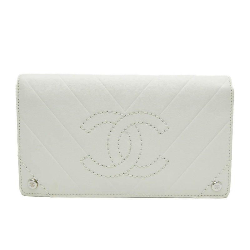 Chanel V-Stich White Leather Wallet  (Pre-Owned)