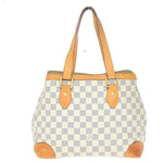 Louis Vuitton Hampstead White Canvas Shoulder Bag (Pre-Owned)