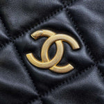 Chanel Matelassé Black Leather Shoulder Bag (Pre-Owned)