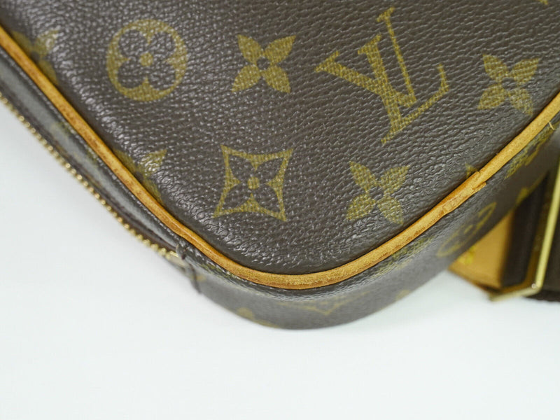 Louis Vuitton Pochette Gange Brown Canvas Clutch Bag (Pre-Owned)