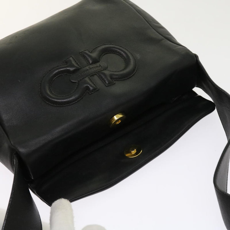 Salvatore Ferragamo Black Leather Shoulder Bag (Pre-Owned)