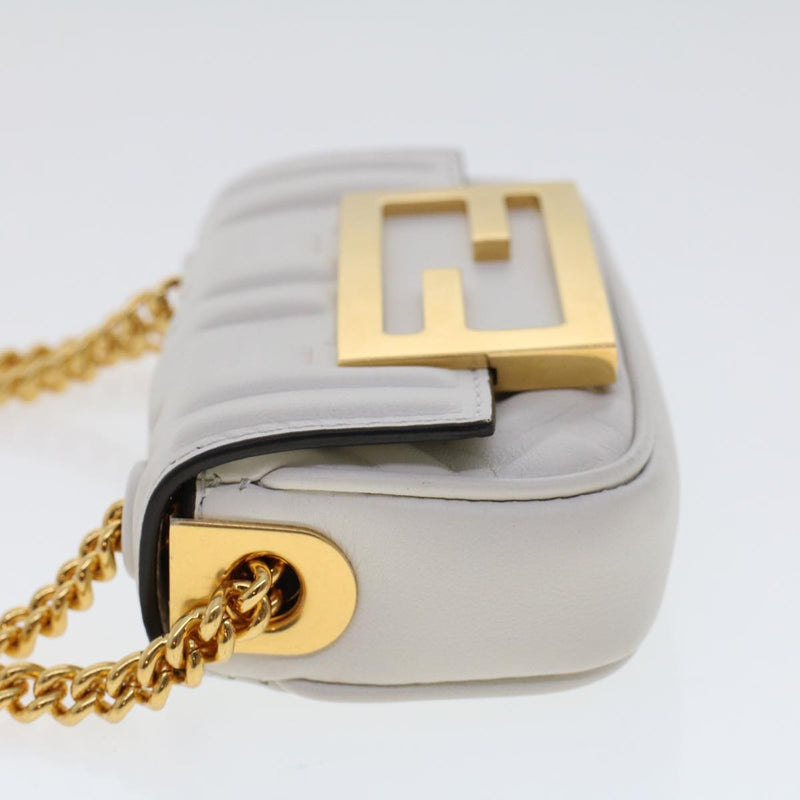 Fendi White Leather Shoulder Bag (Pre-Owned)