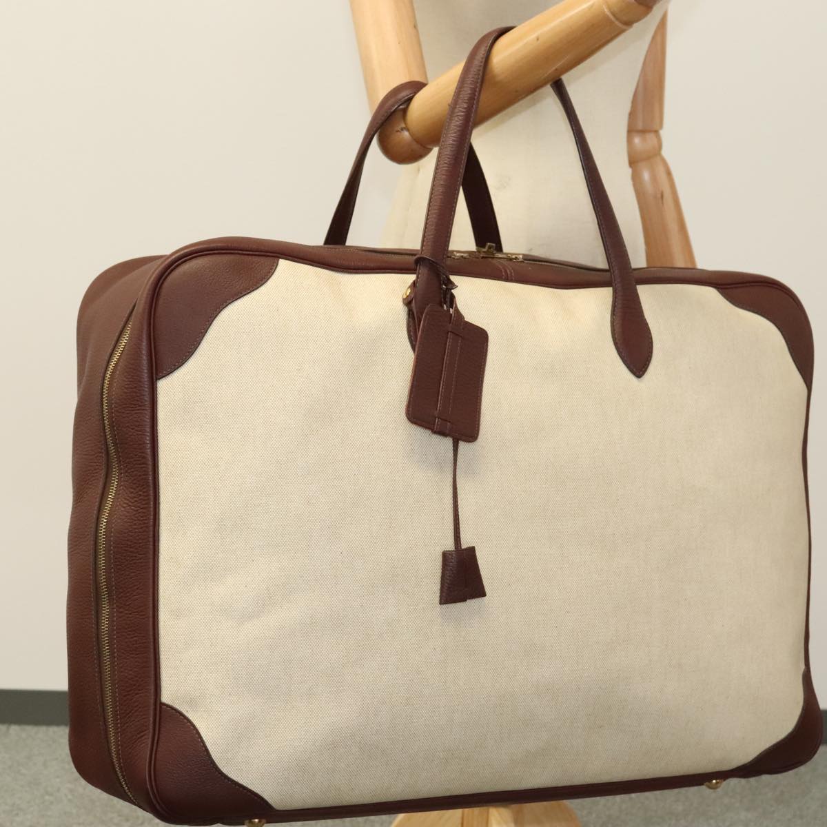 Hermès Victoria Beige Canvas Travel Bag (Pre-Owned)