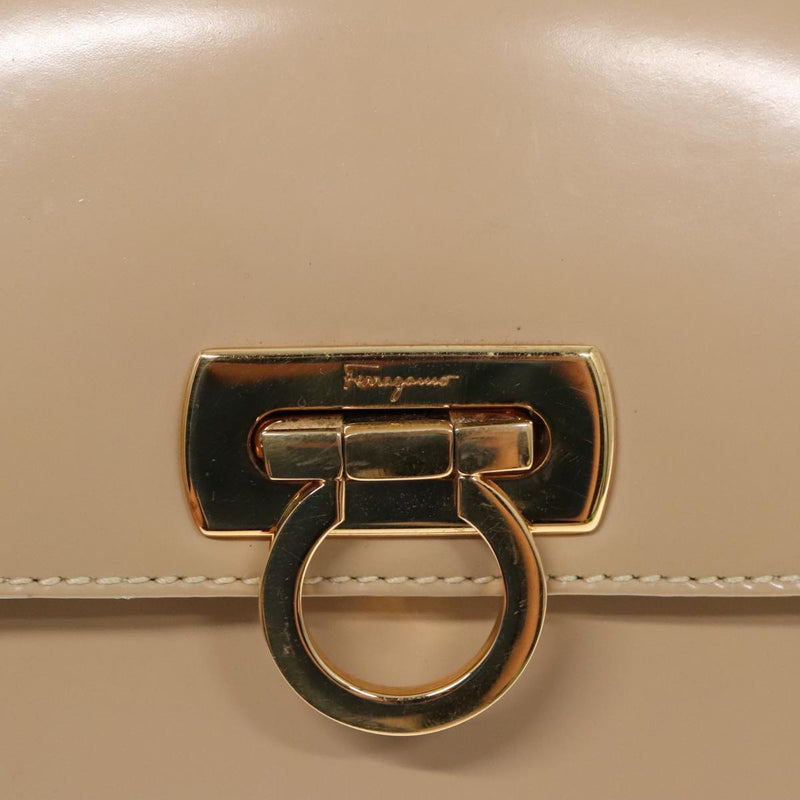 Salvatore Ferragamo Beige Patent Leather Handbag (Pre-Owned)