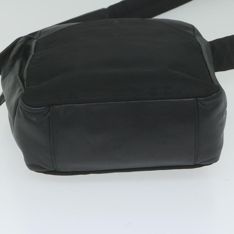 Prada Black Leather Shoulder Bag (Pre-Owned)