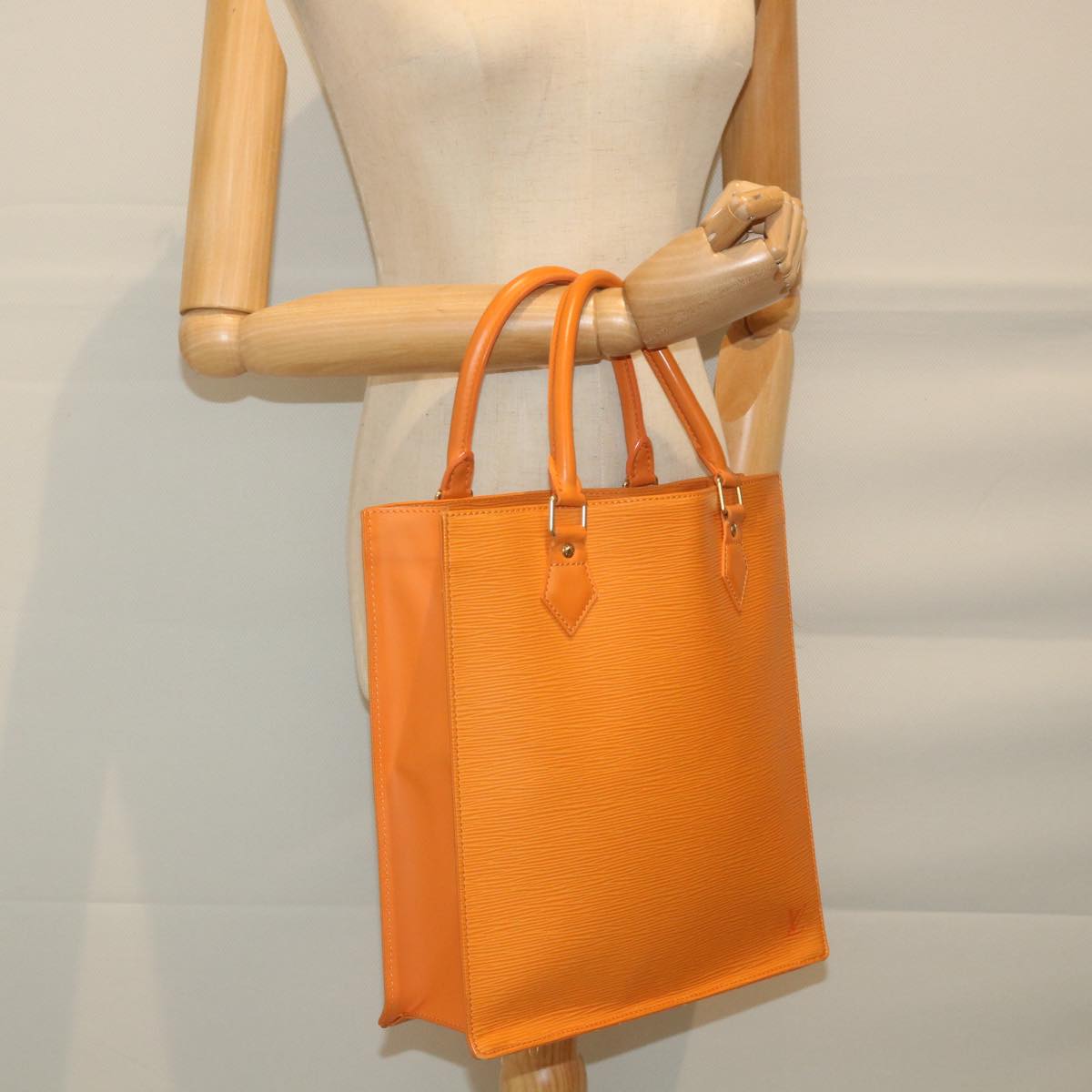 Louis Vuitton Sac Plat Orange Leather Handbag (Pre-Owned)