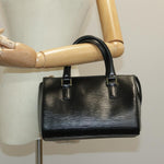 Valentino Garavani Black Leather Handbag (Pre-Owned)