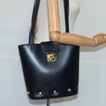 Salvatore Ferragamo Black Leather Shoulder Bag (Pre-Owned)