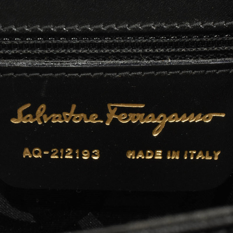 Salvatore Ferragamo Black Leather Handbag (Pre-Owned)