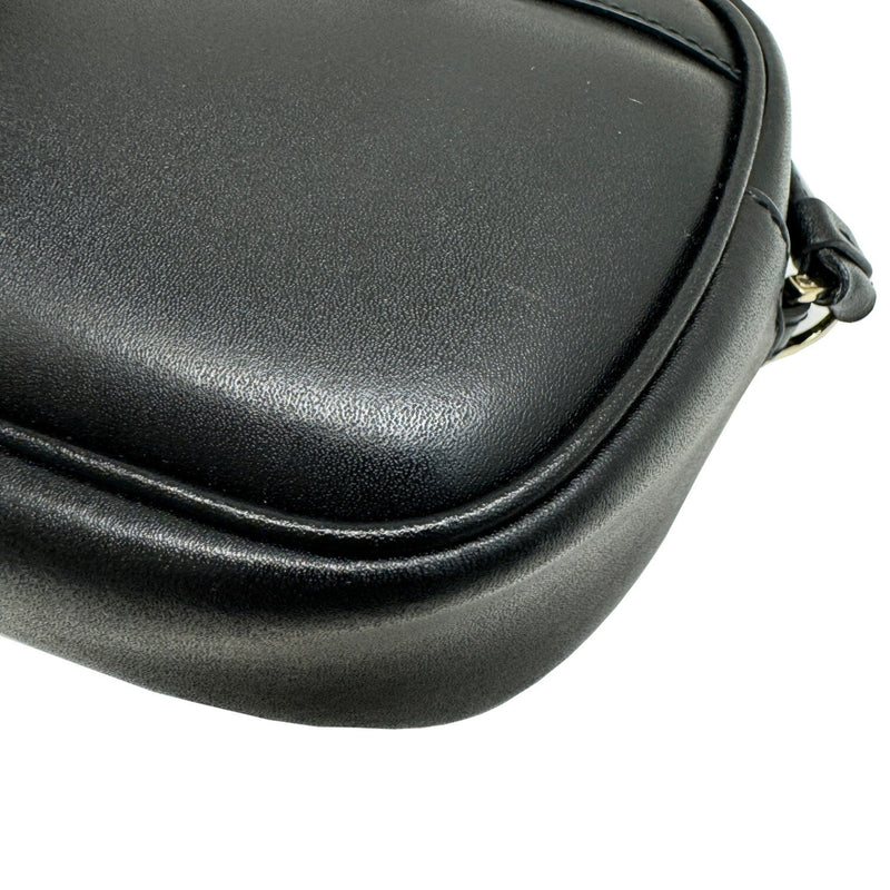 Salvatore Ferragamo Black Leather Shoulder Bag (Pre-Owned)