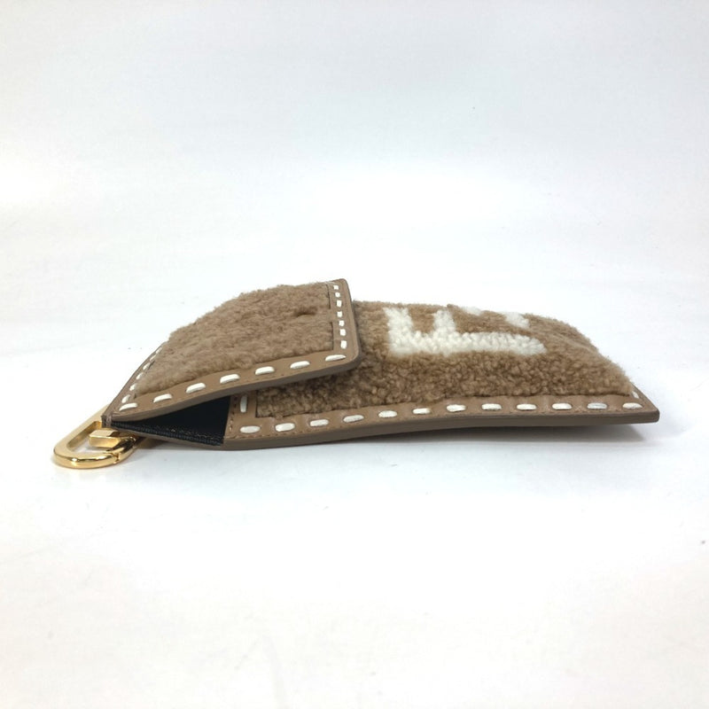 Fendi Beige Fur Leather Pouch (Pre-Owned)