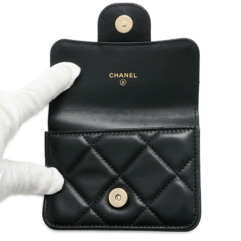 Chanel Matelasse Black Leather Fanny Pack (Pre-Owned)