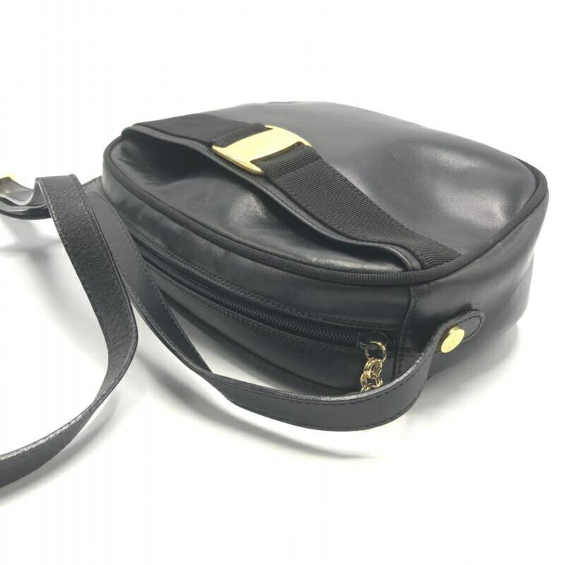 Salvatore Ferragamo Black Leather Shoulder Bag (Pre-Owned)