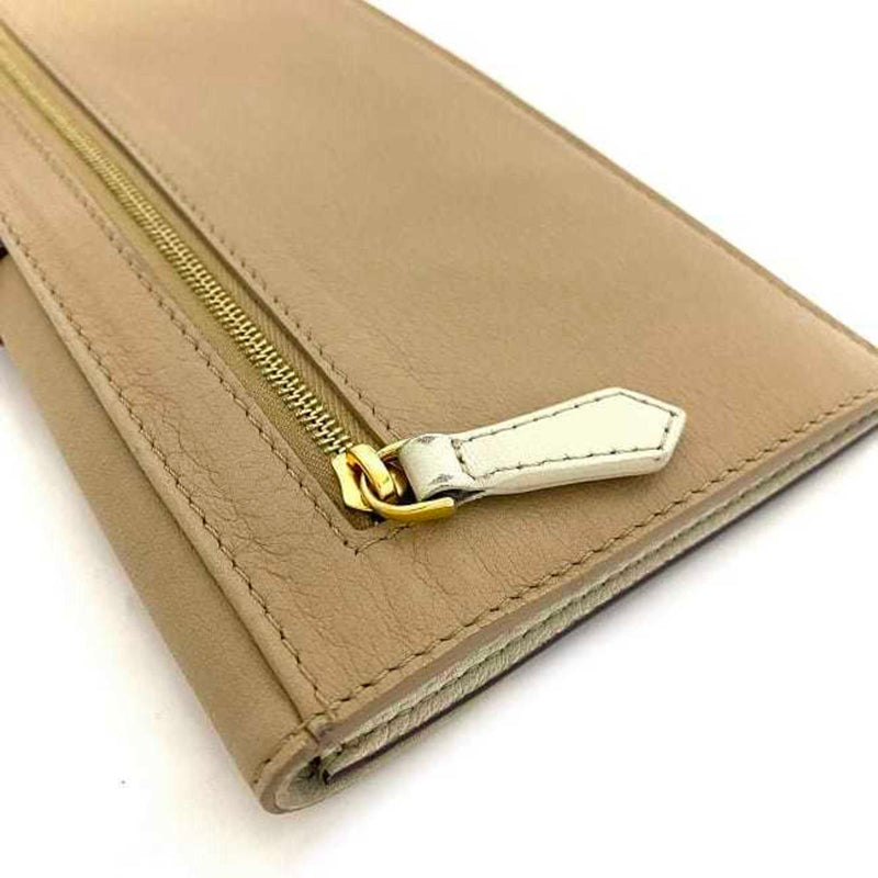 Fendi Beige White Patent Leather Long Wallet (Bi-Fold) (Pre-Owned)