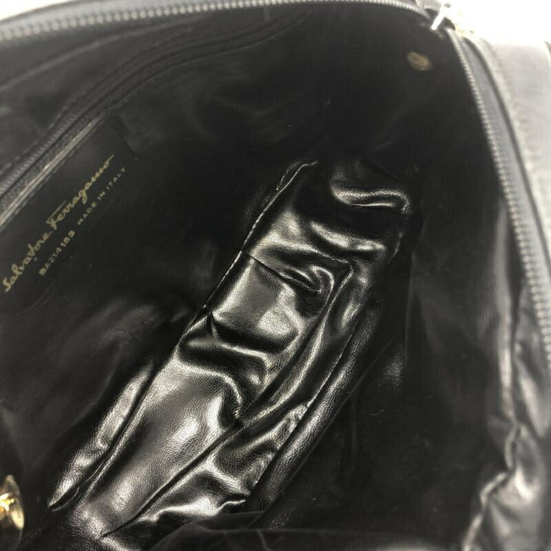 Salvatore Ferragamo Black Leather Shoulder Bag (Pre-Owned)