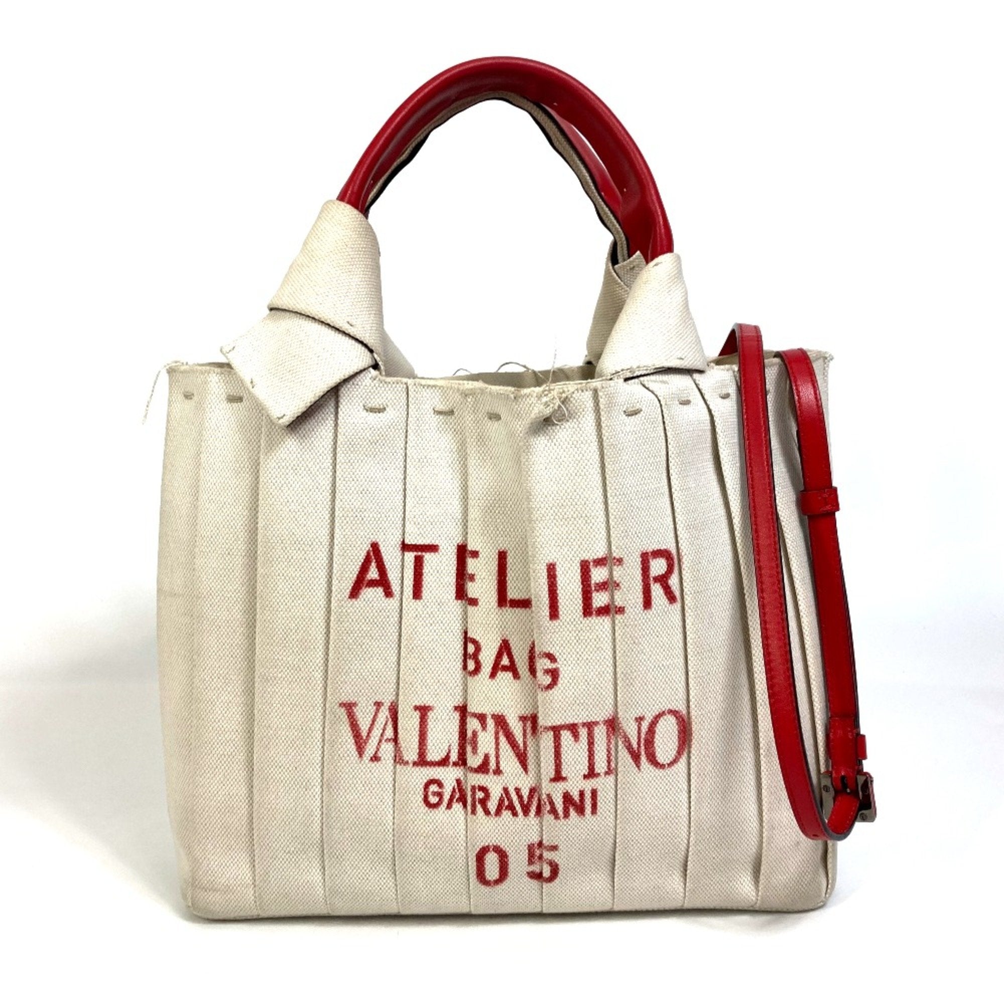 Valentino Garavani Beige Cloth Handbag (Pre-Owned)