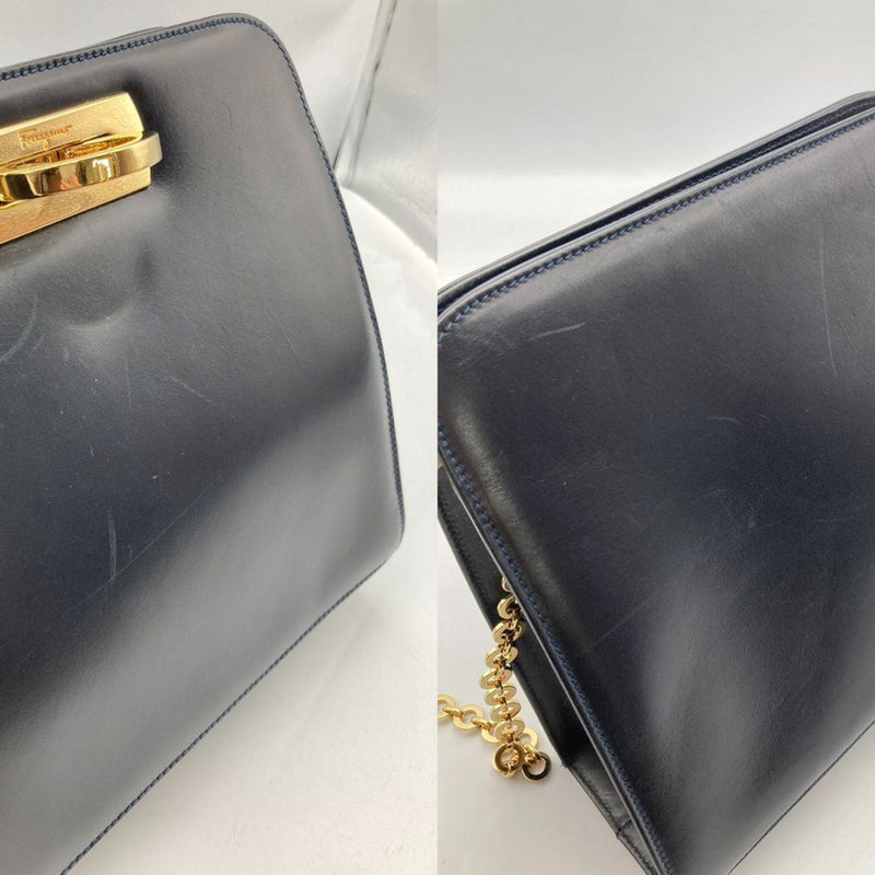 Salvatore Ferragamo Black Leather Shoulder Bag (Pre-Owned)