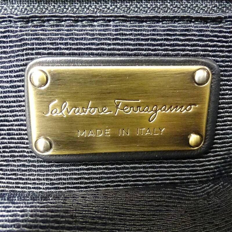 Salvatore Ferragamo Black Leather Handbag Shoulder Bag (Pre-Owned)