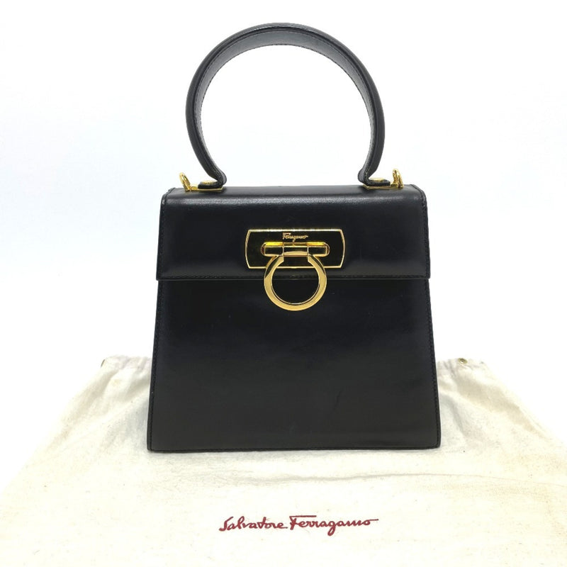 Salvatore Ferragamo Black Leather Shoulder Bag (Pre-Owned)