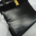 Salvatore Ferragamo Black Leather Shoulder Bag (Pre-Owned)