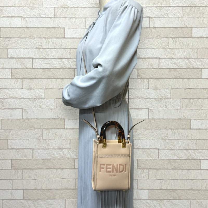 Fendi Beige Leather Shoulder Bag (Pre-Owned)