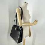 Salvatore Ferragamo Black Leather Shoulder Bag (Pre-Owned)