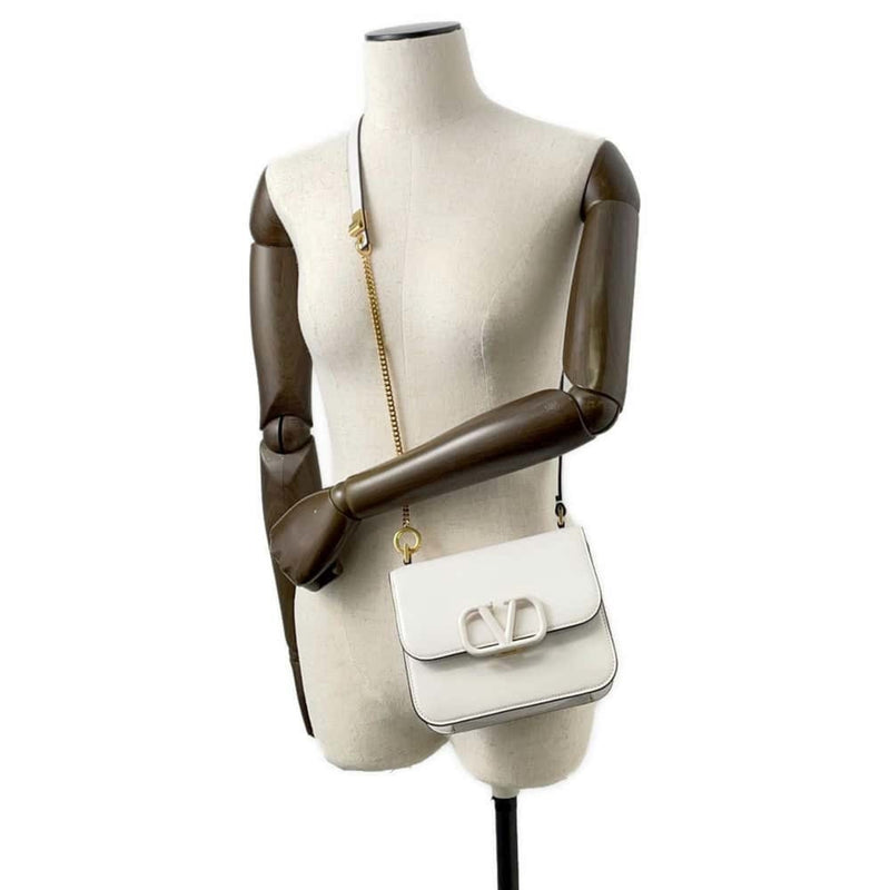 Valentino Garavani White Leather Shoulder Bag (Pre-Owned)