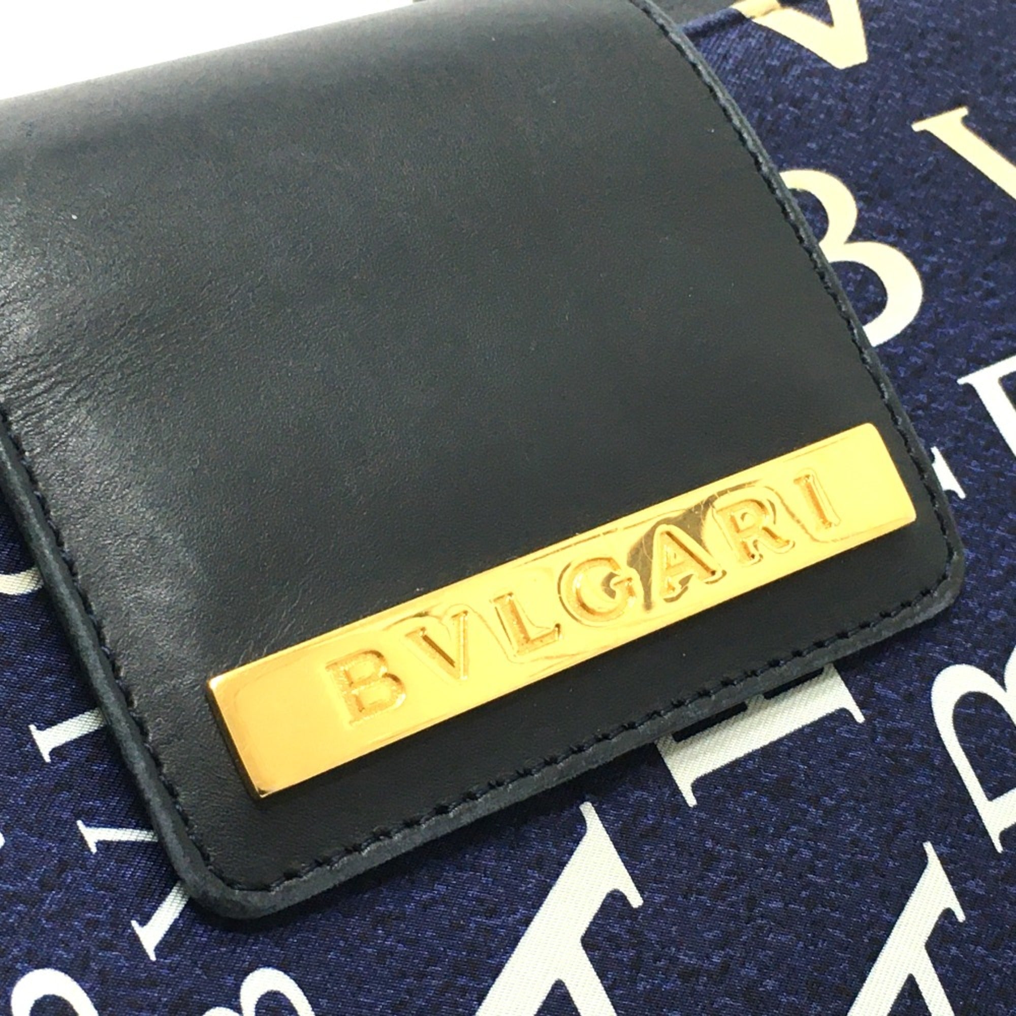 Bvlgari Navy Leather Shoulder Bag (Pre-Owned)