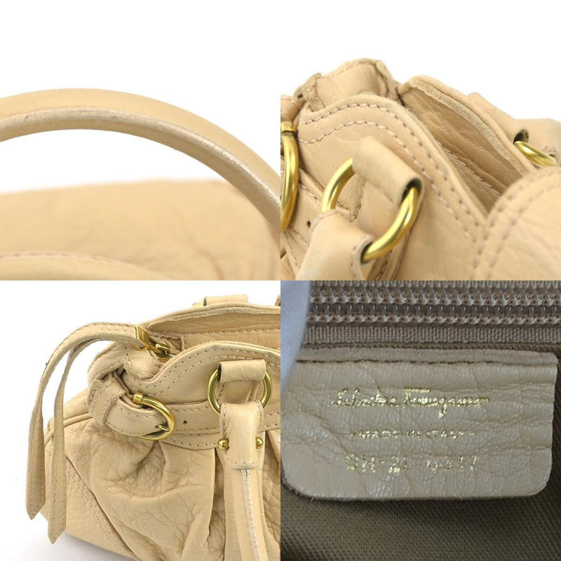 Salvatore Ferragamo Beige Leather Shoulder Bag (Pre-Owned)