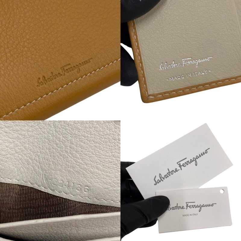 Salvatore Ferragamo Beige Leather Wallet (Bi-Fold) (Pre-Owned)