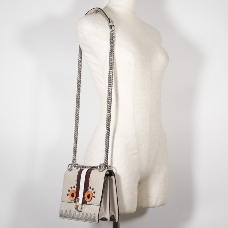 Fendi Beige Leather Shoulder Bag (Pre-Owned)