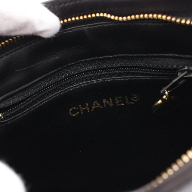 Chanel Black Leather Fanny Pack (Pre-Owned)