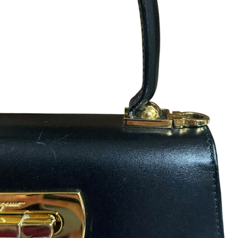 Salvatore Ferragamo Black Leather Shoulder Bag (Pre-Owned)