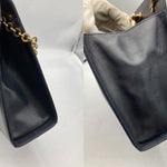 Salvatore Ferragamo Black Leather Shoulder Bag (Pre-Owned)