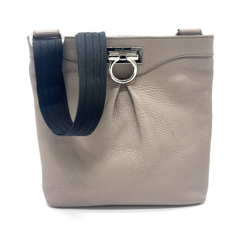 Salvatore Ferragamo Beige Leather Shoulder Bag (Pre-Owned)