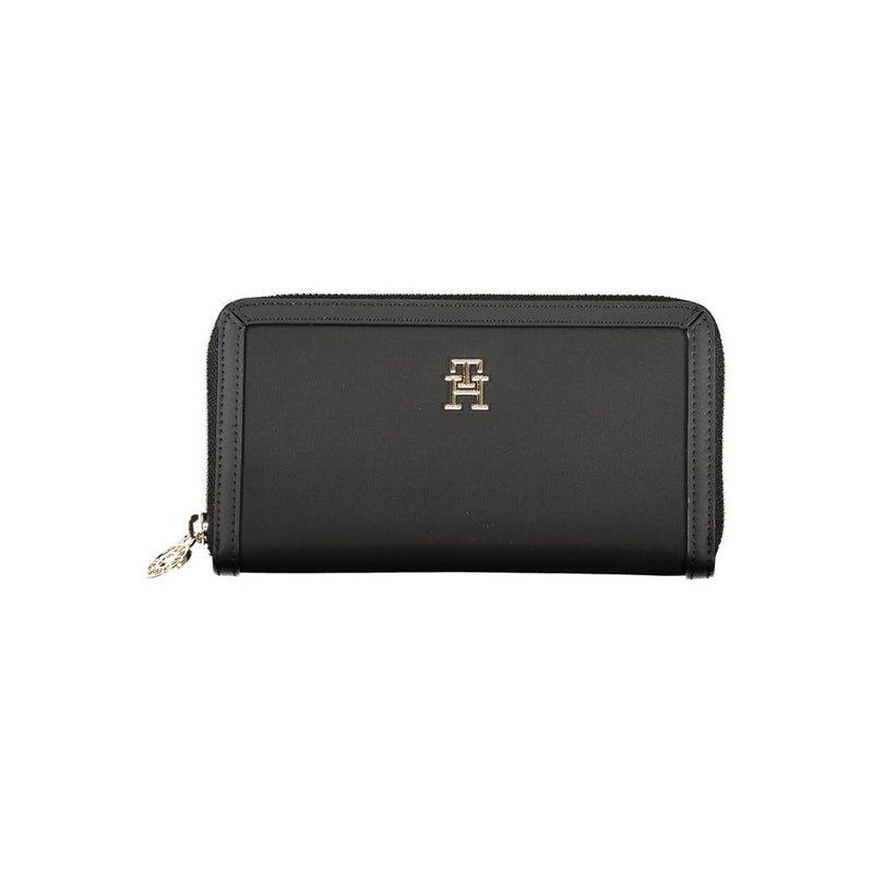 Tommy Hilfiger Chic Black Multi-Compartment Women's Wallet